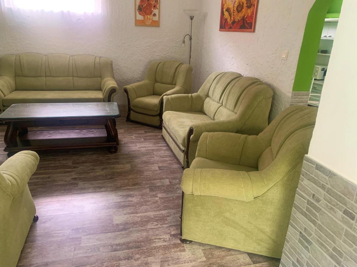 Viktor Apartmanhaz Zamardi Exterior photo